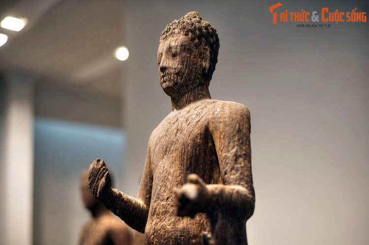 Với tuổi đời hàng nghìn năm, tượng Phật Bình Hòa là một trong những bức tượng bằng gỗ cổ xưa nhất được tìm thấy tại Việt Nam và cả khu vực Đông Nam Á.