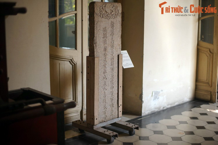 Tại một góc nhỏ ít người để ý ở hành lang tầng một của Bảo tàng Thành phố Hồ Chí Minh, có một hiện vật lý thú liên quan đến Tả quân Lê Văn Duyệt – nhân vật lịch sử lỗi lạc của mảnh đất Sài Gòn – Gia Định xưa.