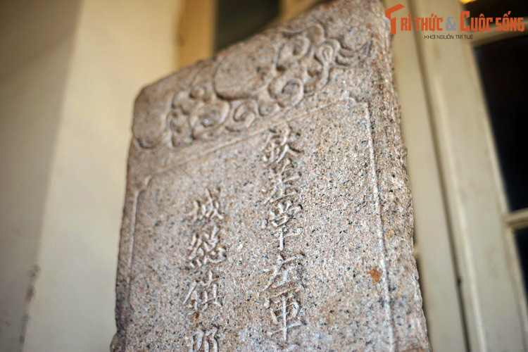 Đây được xem là ngôi miếu cổ nhất của vùng Chợ Lớn xưa, do người Hoa xây dựng để thờ chung cho cộng đồng mình từ 7 phủ thuộc 3 tỉnh Trung Hoa di cư sang. Do các biến động lịch sử mà ngày nay công trình không còn nữa.