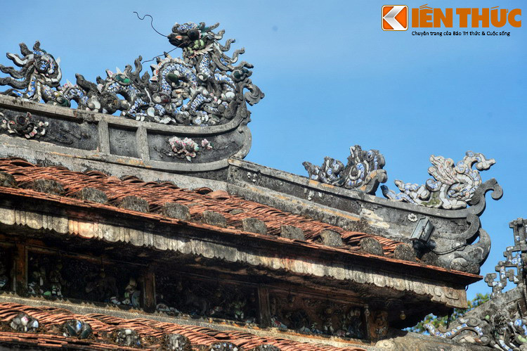 Trải qua các biến cố lịch sử, đặc biệt vào năm 1882 và năm 1885, hầu hết các kiến trúc xưa của chùa Diệu Đế đều bị phá hủy, cảnh chùa tang thương đến nao lòng. Đây cũng là số phận của rất nhiều ngôi chùa khi đất nước trước sự xâm lược của giặc.