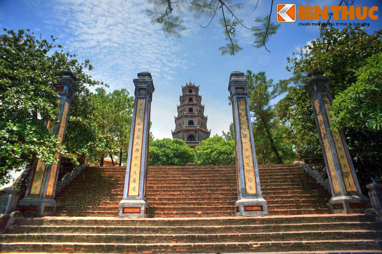 Chùa đã trải qua nhiều lần tôn tạo, đáng chú ý là năm 1844, nhân dịp mừng lễ “bát thọ” của Thuận Thiên Cao Hoàng hậu (vợ vua Gia Long, bà nội vua Thiệu Trị), vua Thiệu Trị đã cho xây tháp Từ Nhân, sau đổi là Phước Duyên. Ngày nay tòa tháp là một biểu tượng của Huế.