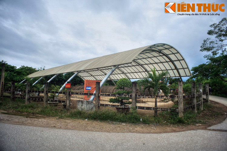 Tại nơi đây, vào ngày 7/5/1954, tập đoàn cứ điểm Điện Biên Phủ - được người Pháp mệnh danh là “pháo đài không thể công phá” – đã sụp đổ hoàn toàn trước sức tấn công như vũ bão của quân ta.