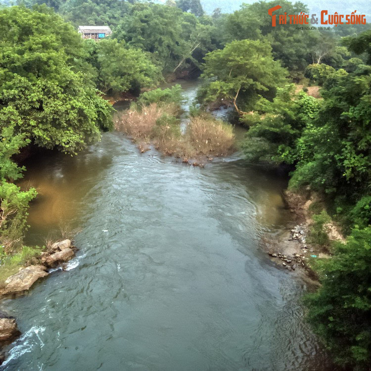 Ngay sau sự kiện lịch sử này, nhạc sĩ Văn Cao đã viết Trường ca Sông Lô. Đây là bản trường ca được nhiều người đánh giá là một đỉnh cao ghi dấu sự trưởng thành của nền tân nhạc non trẻ của Việt Nam.