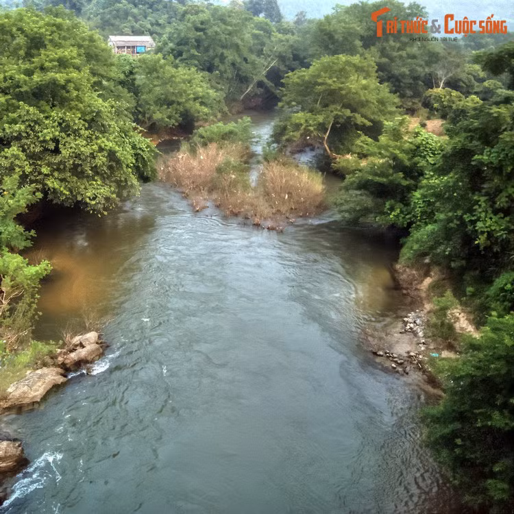 Ngay sau sự kiện lịch sử này, nhạc sĩ Văn Cao đã viết Trường ca Sông Lô. Đây là bản trường ca được nhiều người đánh giá là một đỉnh cao ghi dấu sự trưởng thành của nền tân nhạc non trẻ của Việt Nam.