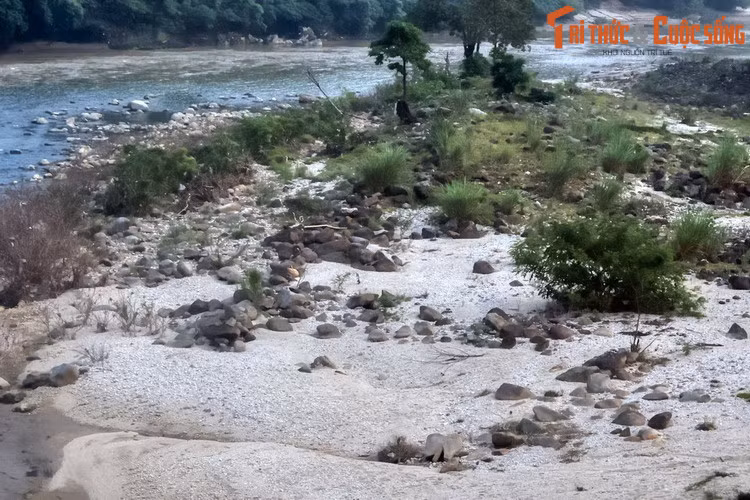 Cách đặt tên này dựa vào đặc điểm địa hình thực tế của Hà Giang, với dòng sông Miện (sông nhỏ) chảy vào sông Lô (sông Lớn). Đây là hai con sông chính chảy qua trung tâm của tỉnh.