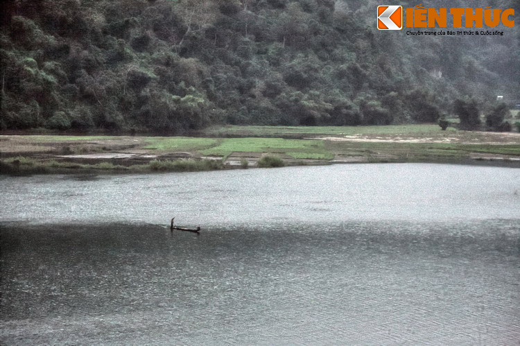 Theo phương ngữ trong vùng, thanh "hỏi" chuyển thành thanh "nặng", do vậy cái tên “Bắc Cản” do triều đình đặt thành “Bắc Cạn”, lâu ngày trở thành tên gọi phổ thông.