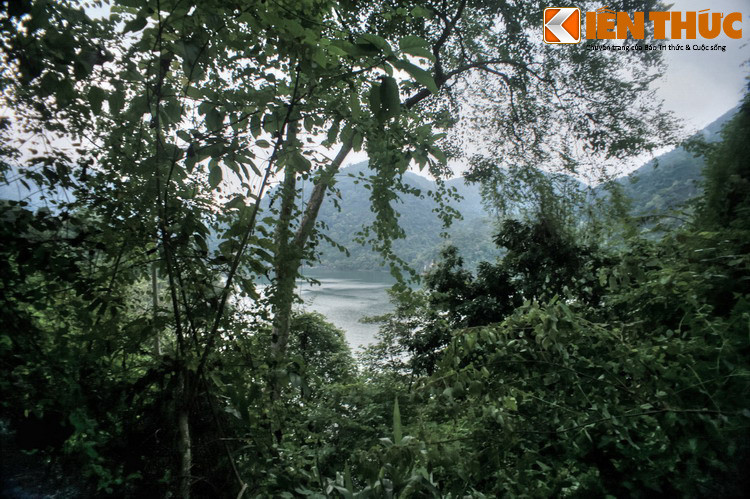 Nguồn gốc của từ “Bắc Cản” này lại được cho là từ “Pác Kản” trong tiếng Tày – Nùng, mà ngày nay nghĩa gốc không còn rõ, vì có thể là một danh từ riêng.