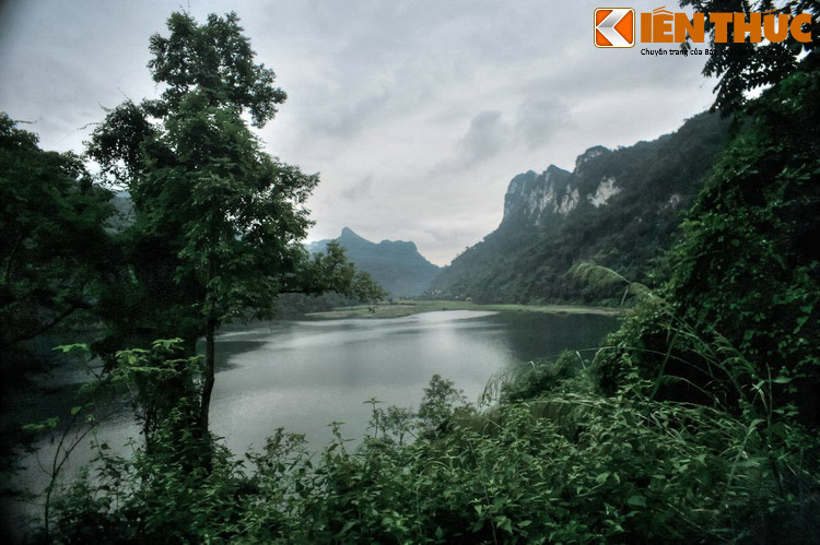 Có thể, từ cái tên “Pác Kản” sơ khai của người địa phương, các quan chức nhà Nguyễn chuyển thành hai chữ "Bắc Cản" để đặt tên cho một tỉnh mới, với ý nghĩa vùng đất này là “Vật cản ở phía Bắc”.