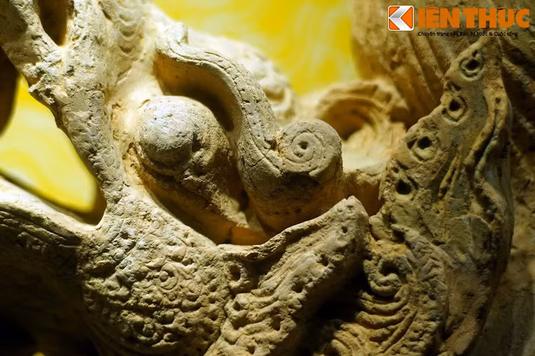 Thông qua hiện vật quý giá này, có thể hình dung phần nào cảnh sắc của hoàng thành Thăng Long thời Trần với những công trình có độ thẩm mỹ cao, được trau chuốt tới từng chi tiết nhỏ, mang đậm bản sắc văn hóa dân tộc...