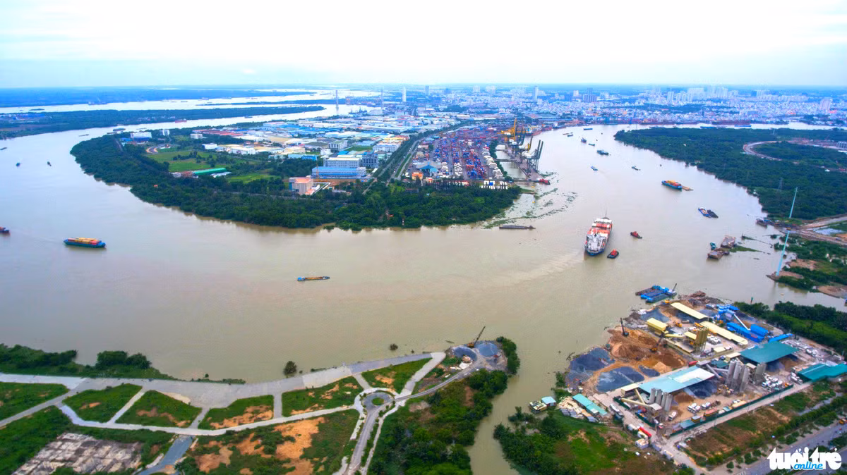 Khu đô thị Thủ Thiêm nằm dọc ven sông Sài Gòn, bên kia bờ là trung tâm Q.1, khu chế xuất Tân Thuận, cảng Bến Nghé Q.7. Ảnh: Thuận Thắng/TTO.