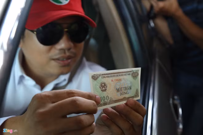 Dự án BOT Cai Lậy đang bị các tài xế phản đối bằng nhiều "chiến thuật" khác nhau. Ảnh: Trương Khởi.