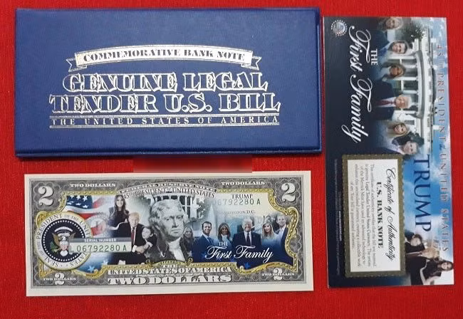 9. Tờ tiền 2 USD gia đình Tổng thống Donal Trump Tờ tiền 2 USD gia đình Tổng thống Donal Trump có giá 450.000 đồng. Ảnh: tienlixidoc.vn.