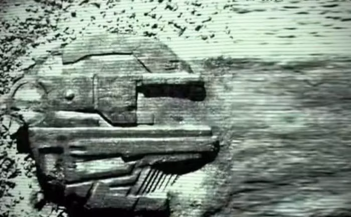 Nguyên do là bởi vật thể bí ẩn trên có hình dáng khá đặc biệt. Theo các chuyên gia, vật thể dưới đáy biển Baltic có hình tròn, chiều dài khoảng 60m và dày 4m.