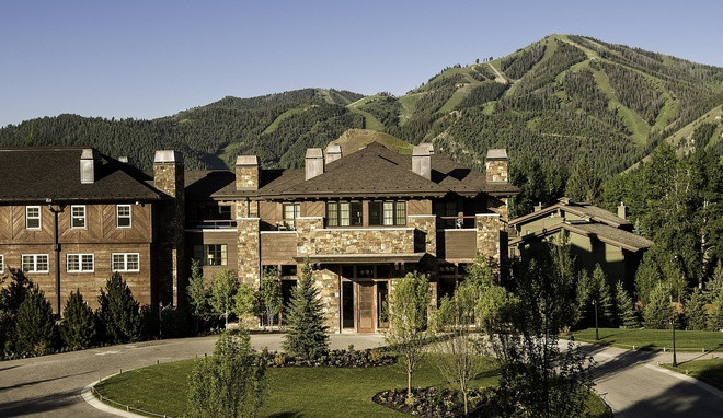 Thành phố đã phải đóng cửa khu resort của mình vào hôm 15/3. Tuy nhiên đại dịch nhanh chóng lây lan khắp tiểu bang Idaho. Đến nay, bang này ghi nhận hơn 50 nhân viên y tế nhiễm nCoV.