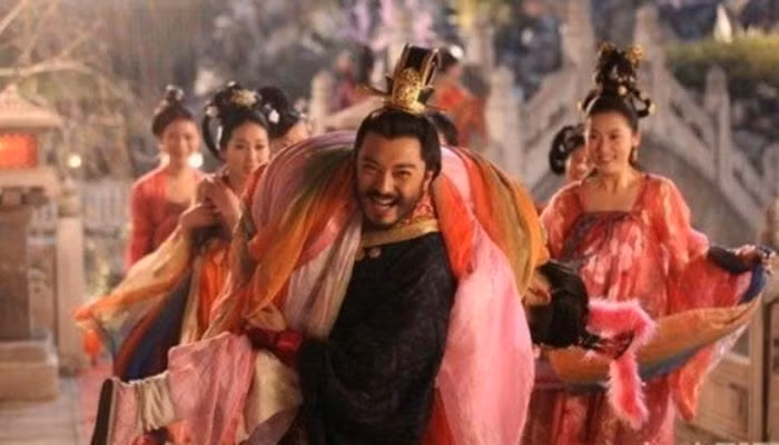 Tương truyền, Minh Thế Tông rất tin tưởng các đạo sĩ. Họ dâng lên cho ông một phương thuốc bào chế tiên đan giúp ông sống thọ ngang trời đất.