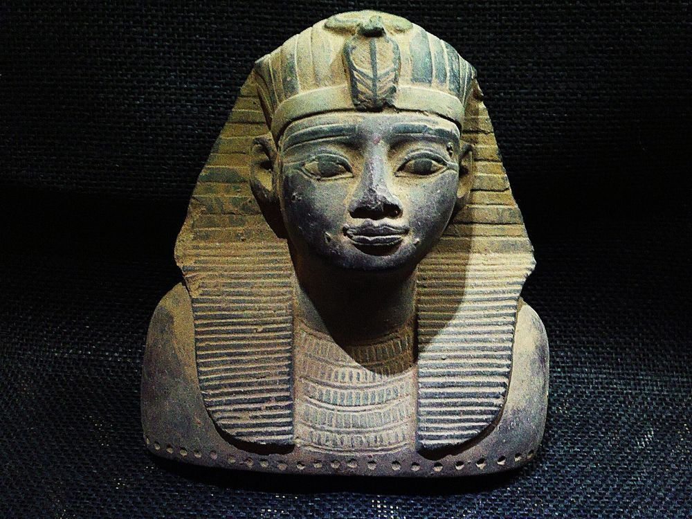 Trong số này có sự việc bí ẩn xảy ra dưới thời pharaoh Ai Cập Thutmose III. Ông trị vì đất nước trong giai đoạn từ năm 1504 - 1450 trước Công nguyên.