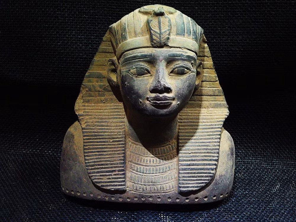 Trong số này có sự việc bí ẩn xảy ra dưới thời pharaoh Ai Cập Thutmose III. Ông trị vì đất nước trong giai đoạn từ năm 1504 - 1450 trước Công nguyên.