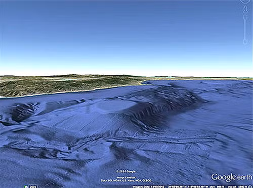 Từ đây, người ta suy đoán đây có thể là căn cứ dưới biển của người ngoài hành tinh.