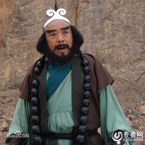 Cuối cùng, Tôn Ngộ Không phải nhờ đến Quan Âm Bồ Tát. Vì vậy, Bồ Tát phái Mộc Tra xuống thu phục Sa Ngộ Tĩnh. Khi ấy, Ngộ Tĩnh trở thành đồ đệ thứ ba của Đường Tăng.