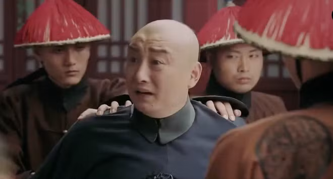 Dù họ có ý định với các phi tần trong cung thì cũng không dám hành động vì sợ sẽ bị nhà vua xử phạt nặng nếu như chuyện dan díu bị phát hiện. Không chỉ thái y mà cả gia đình của họ cũng bị liên lụy khi hoàng đế phẫn nộ vì bị ''cắm sừng''.