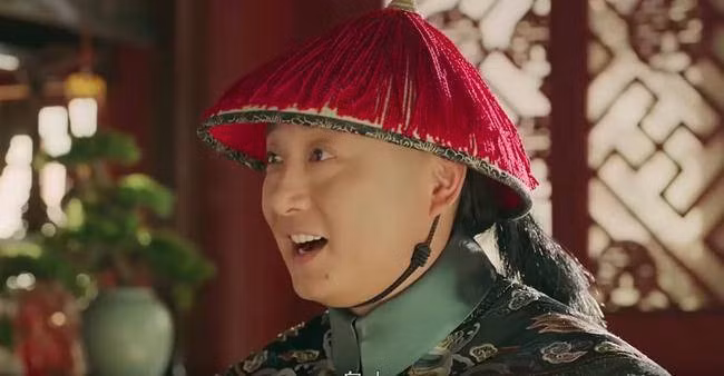 Theo đó, trong hoàng cung, ngoài hoàng đế, chỉ có thái giám và cung nữ sống trong cung cấm và làm công việc hầu hạ các chủ tử trong cung.