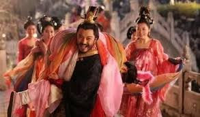 Vì vậy, nhiều phi tần tranh sủng với Lý hoàng hậu đều bị bà hoàng này đánh ghen và trừng trị nặng.