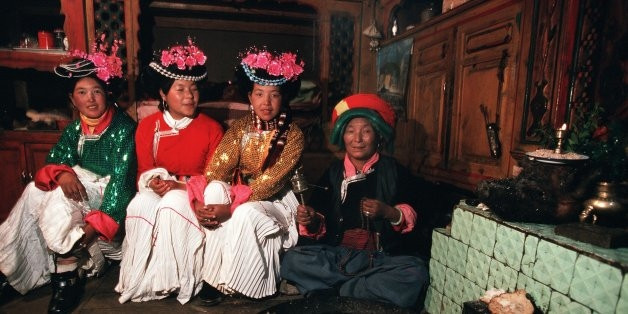 Không những vậy, phụ nữ bộ tộc Mosuo có quyền yêu đương và có con với bất cứ người đàn ông nào mà họ muốn.