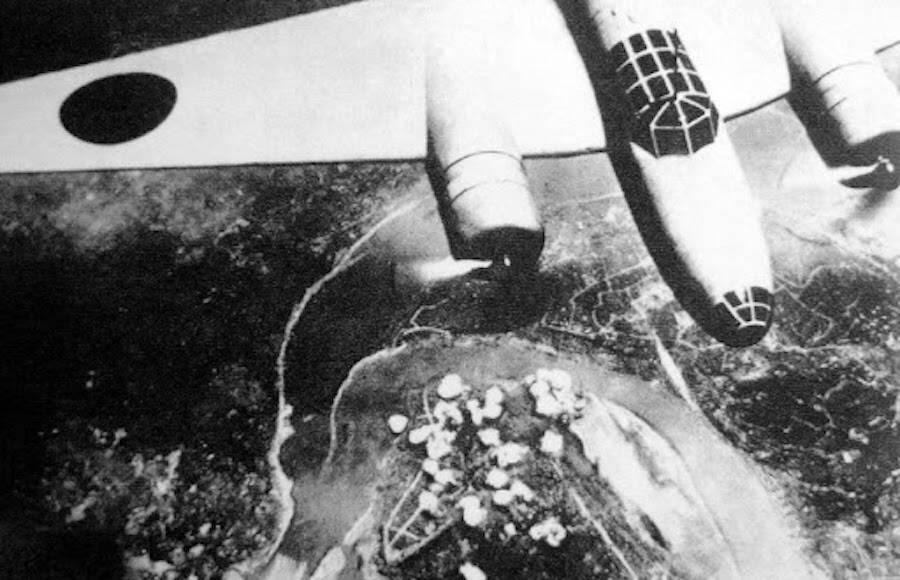 Vì vậy, tướng Ishii huy động cả tàu ngầm, máy bay và nhân lực để chuẩn bị cho chiến dịch tấn công khủng bố nước Mỹ.