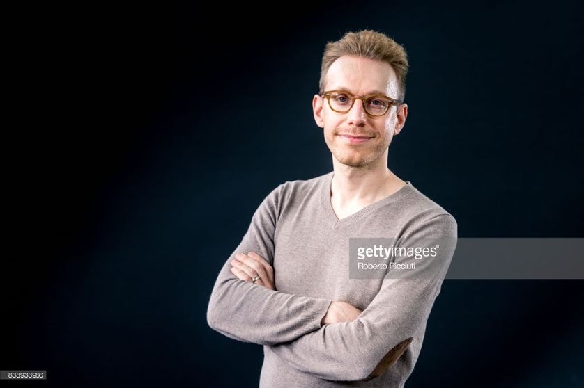 Thêm nữa, Tammet có khả năng học ngoại ngữ siêu tốc. Nhờ bộ óc siêu phàm, anh thông thạo 10 ngoại ngữ như: Pháp, Phần Lan, Tây Ban Nha...