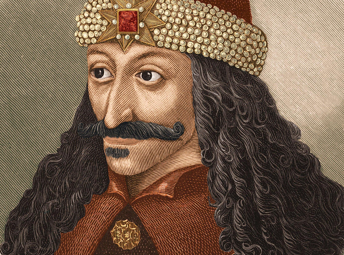 Vlad III thực hiện nhiều kiểu tra tấn hãi hùng như lột da, thả vào vạc nước sôi khiến kẻ thù đau đớn tột cùng trước khi mất mạng.