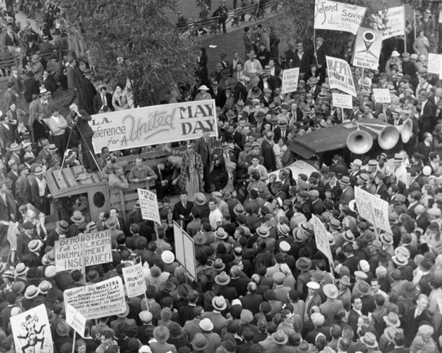 Vào ngày 1/5, công nhân và chủ sẽ ký hợp đồng mới. Giới chủ tư bản có thể biết trước quyết định của công nhân mà không thể tìm được lý do chối từ.