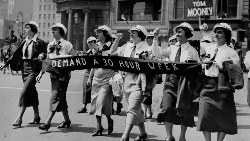 Mục đích của họ là nhằm gây áp lực buộc giới chủ thực hiện yêu sách của mình. Đầu tiên là cuộc bãi công, biểu tình, tổ chức mít tinh tại thành phố Chicago và nhiều thành phố khác ở Mỹ.