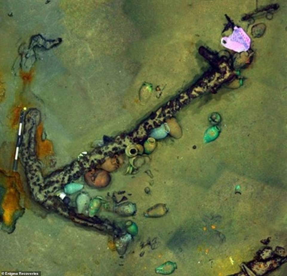 Xác tàu đắm chở nhiều châu báu nhất là con tàu mất tích từ năm 1630. Vào thời điểm mất tích, con tàu chở rất nhiều đồ gốm đắt giá từ Trung Quốc, Italy và hạt tiêu Ấn Độ.