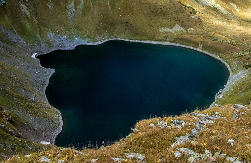 Theo đó, gió thổi bụi chất độc hại đi vào đất liền, gây ảnh hưởng nghiêm trọng đến sức khỏe của 500.000 người ở khu vực lân cận cũng như các con sông gần đó.