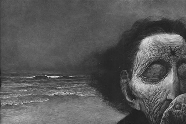 Người đàn ông trước đại dương: Bức tranh đen trắng gây ám ảnh với người đàn ông da nhăn nheo đứng trước đại dương sóng vỗ rì rào.