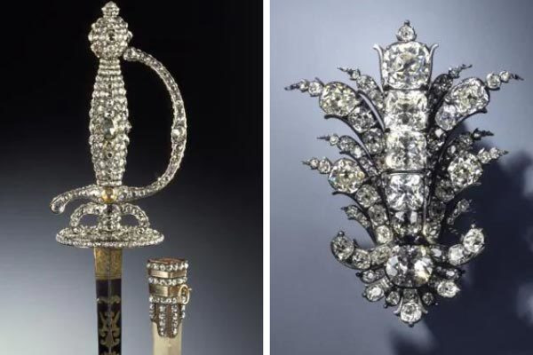 Theo truyền thông địa phương, bảo tàng Green Vault là nơi trưng bày khoảng 4.000 bảo vật quý làm bằng vàng, bạc và đá quý…