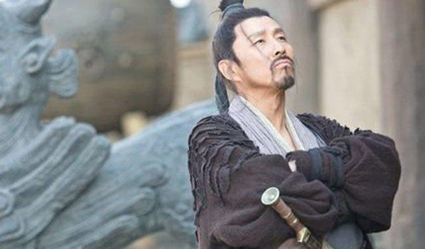 Khi trưởng thành, Lưu Bang theo nghiệp nhà binh. Về sau, ông dẫn quân khởi nghĩa để lật đổ sự cai trị của nhà Tần.