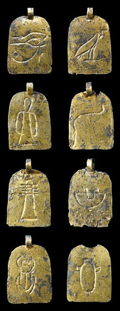 Trong khoảng thời gian trên, phần lớn lãnh thổ Hạ Ai Cập do người Hyksos cai trị trong khi các pharaoh trị vì khu vực xung quanh Thebes.