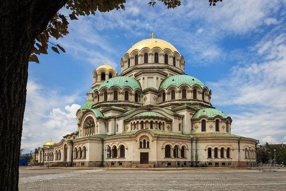Nhà thờ Alexander Nevsky ở Sofia, Bulgaria, là một trong những nhà thờ Chính thống giáo Đông phương lớn nhất thế giới. Công trình này được xây dựng theo phong cách Neo-Byzantine.