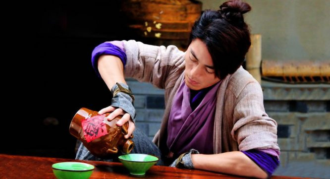 Vào thời nhà Tống, Thiệu Hưng nổi tiếng là nơi làm ra những vò rượu ngon khắp vùng. Trong đó, đáng chú nhất là nữ nhi hồng.