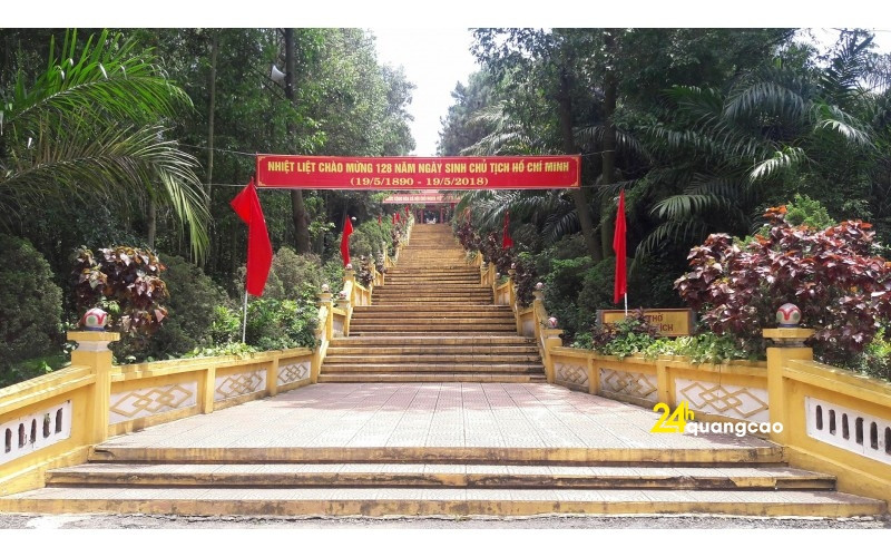 Theo một số người dân địa phương, pho tượng Bác Hồ ở trên đỉnh Đồi 79 Mùa xuân không hề bám bụi. Điều này được cho có thể do kỹ thuật làm tượng, vật liệu đúc tượng bằng đồng khiến bề mặt tượng luôn nhẵn bóng. Cũng có người cho rằng bức tượng có yếu tố tâm linh.