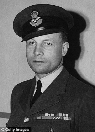 Trung tá không quân Yeo-Thomas (trong ảnh) là điệp viên xuất sắc của Anh hoạt động trong Thế chiến 2.