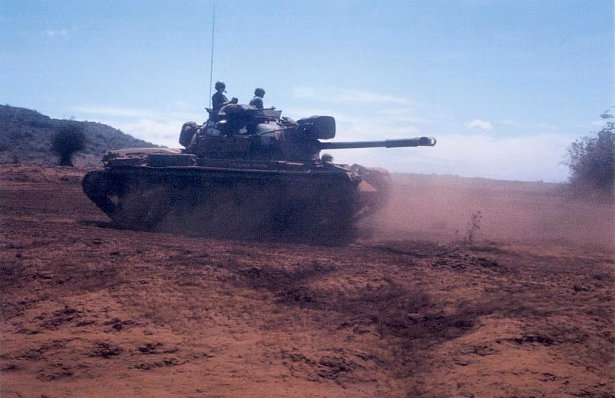 Xe tăng M48 của Mỹ di chuyển trên trận địa. Ảnh: 1-22infantry.org.