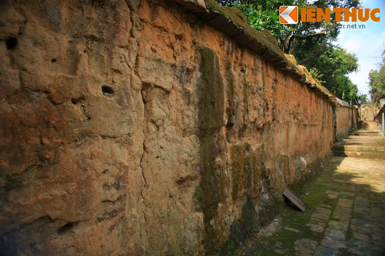 Hỗn hợp vật liệu này sẽ được giã nhuyễn và để cứng lại thì mới dỡ khuôn.