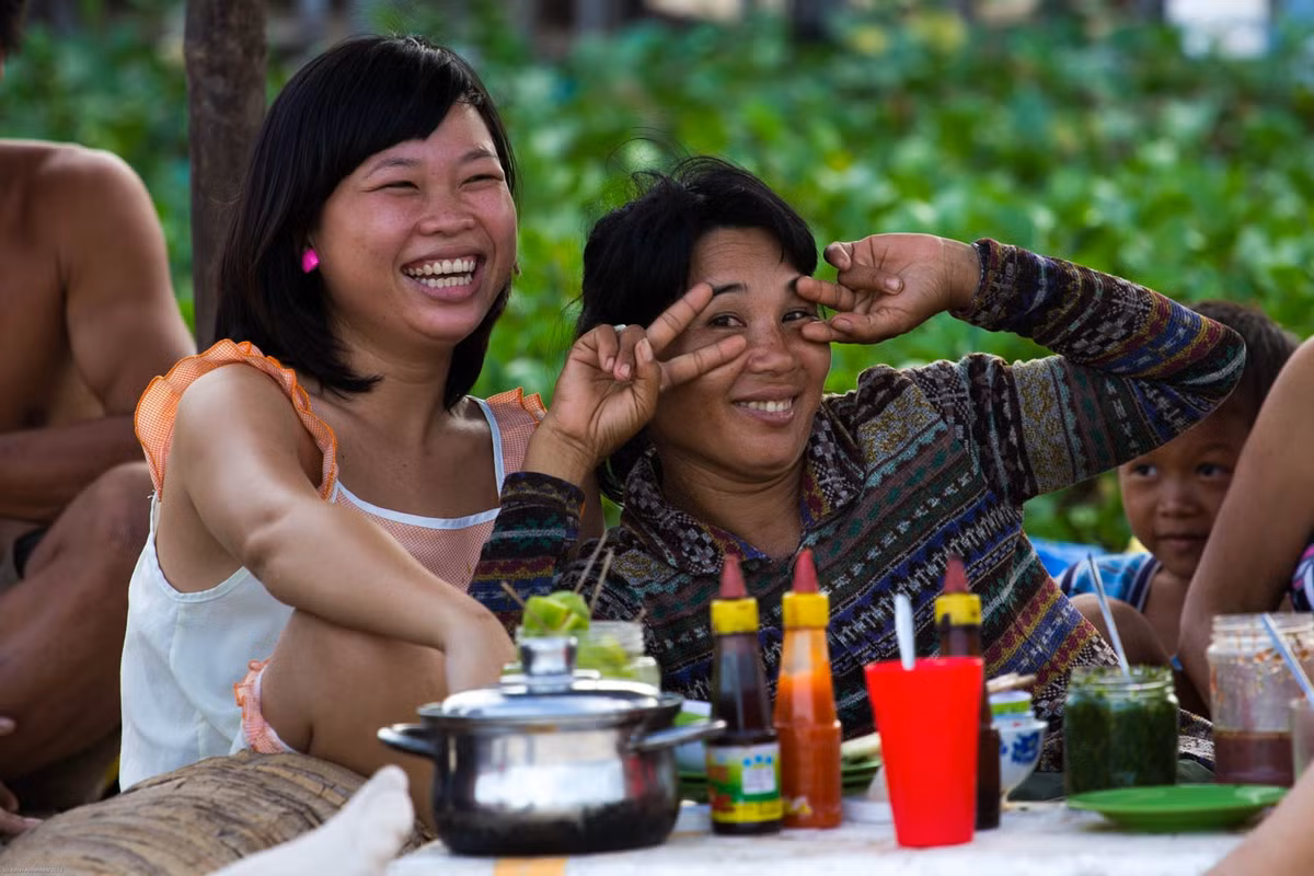 Những người phụ nữ vui tính. Ảnh: Jonas Anselmby/ 500px.com.