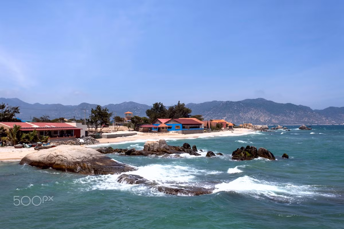 Ghềnh đá trên biển Mũi Né. Ảnh: Murat Teğmen - 500px.com