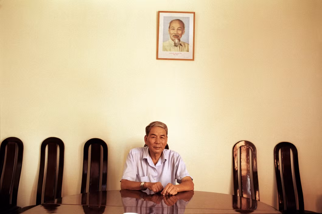 Chân dung người đứng đầu hiệp hội sản xuất cà phê ở Đăk Lăk. Ảnh: Christopher Anderson/ Magnum Photos.