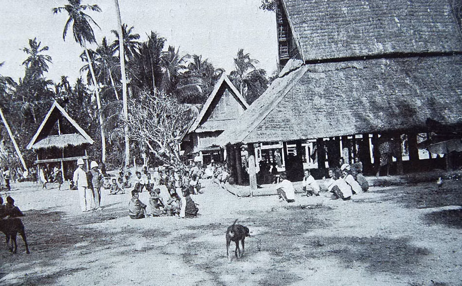 Ngôi chùa trên đảo Khone, hòn đảo nằm trên sông Mekong gần biên giới Lào - Campuchia. Ảnh: Belleindochine.free.fr.