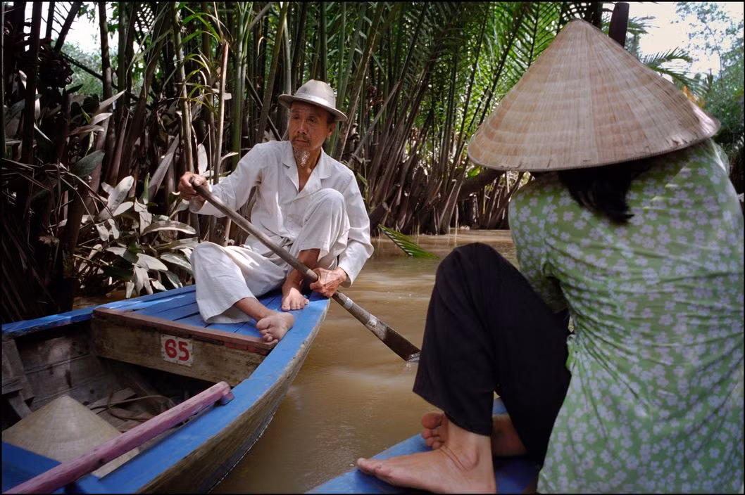 Rừng dừa nước ở các cù lao trên sông Tiền, gần Mỹ Tho. Ảnh: Ian Berry/ Magnum Photos.
