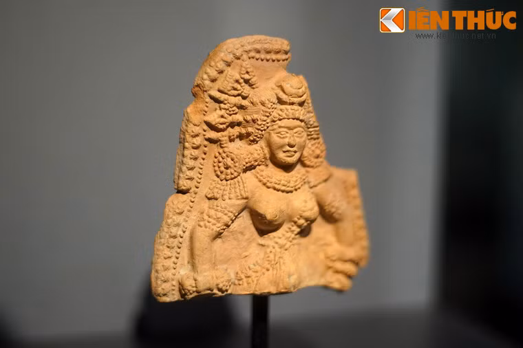 Tượng thân chim bán thân thuộc văn minh Ấn - Hằng.